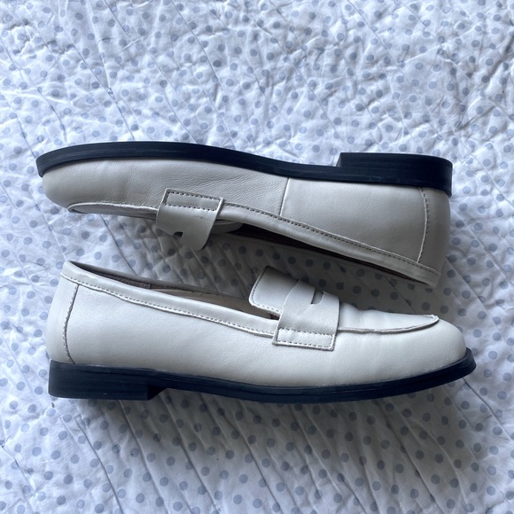 KELLY & KATIE Blair Loafer - Picture 2 of 5